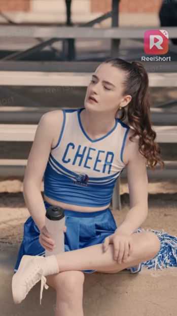 Meghan Reed appears as Isabella Bradshaw in the vertical drama series "The Lost Quarterback Returns," as posted on July 26, 2024 | Source: YouTube/reelshortapp